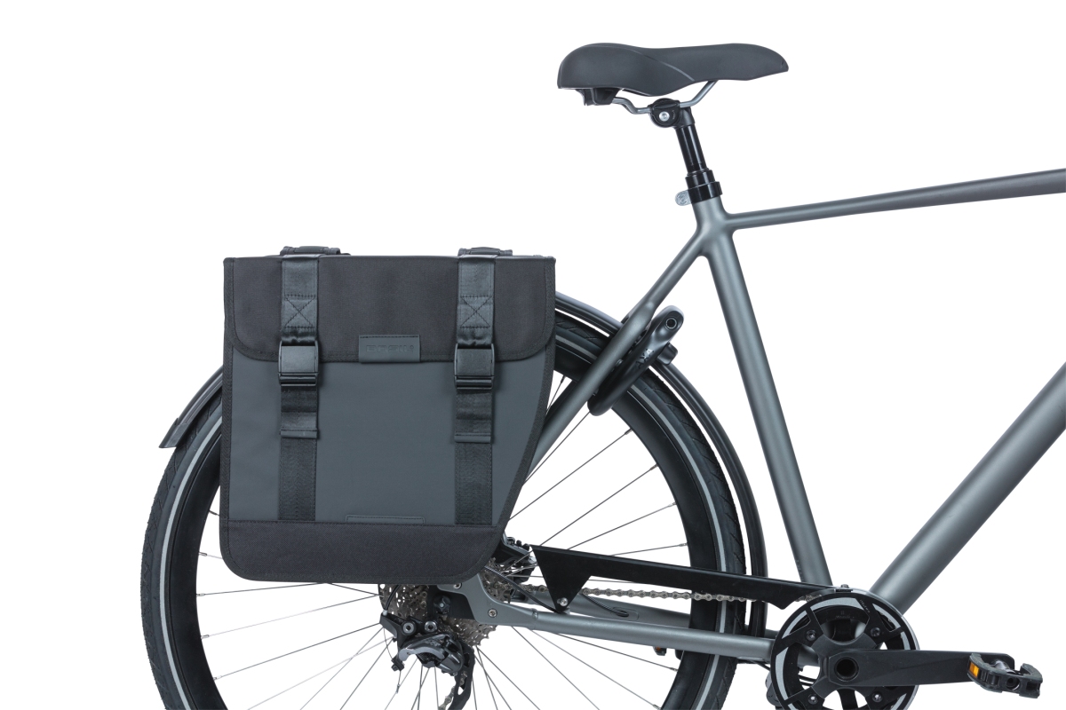 Taskesæt BASIL TOUR VANDTÆT XL 35 Liter Sort Bag 35x14x35cm. vandtæt. kan mont.  MIK-AVS-uniklip eller Racktime adapter.